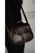 Kadın Büyük Boy Kapaklı Tokalı Retro Omuz Çantası Siyah thumbnail 2