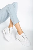 Kadın Beyaz Gizli Topuk Sneaker - 1