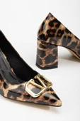 Lisse Leopar Rugan Toka Detaylı Kalın Topuklu Ayakkabı thumbnail 3