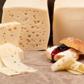 Tam yağlı Manyas Peyniri 6 Ay Olgunlaştırılmış 500GR Vakumlu Paket - 1
