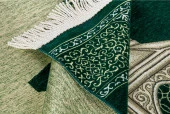 Makamı İbrahim Desenli Lüks Şönil Seccade - Yeşil thumbnail 3