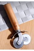 Çift Başlıklı Ahşap Saplı Pizza Kesici Hamur Kesici thumbnail 2