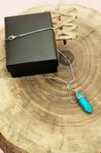 Firuze Doğal Taşı Zincirli El Yapımı Tasarımlı Kolye Uç: 3,5 cm Zincir: 20 cm Kutulu thumbnail 4