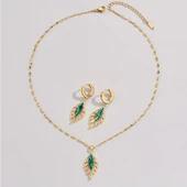 Altın Kaplama Yeşil İşlemeli Parlak Taşlı Zarif Yaprak Tasarımı Zarif ve Şık Kadın Takı Seti thumbnail 2