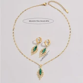 Altın Kaplama Yeşil İşlemeli Parlak Taşlı Zarif Yaprak Tasarımı Zarif ve Şık Kadın Takı Seti thumbnail 3