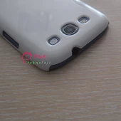 Galaxy S3 i9300 ile Uyumlu Sert Kauçuk Kılıf (Parlak) Beyaz Renk thumbnail 5