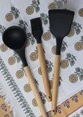 Silikon Mutfak Servis Seti - 3lü Kepçe Spatula Fırça Takımı - Bambu Saplı - 3 Parça - 1