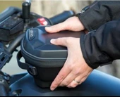 SHAD T010CS DEPO ÜSTÜ ÇANTA BAĞLAMA DEMİRİ TRIUMPH thumbnail 5