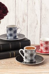 Bernardo 3 Renkli 6 Kişilik 12 Parça New Bone China Kahve Fincan Takımı - 1