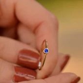 14 Ayar Altın Mavi Tektaş Tel Yüzük thumbnail 2