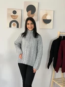 Oversize Geniş Kalıp Yarım Fermuarlı Dik Yaka Saç Örgülü Triko Kazak (Gri) thumbnail 2