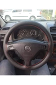 DİKİŞLİ DİREKSİYON KILIFI NOKTALI DERİ KIRMIZI DİKİŞLİ OPEL ASTRA İÇİN thumbnail 1