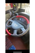 DİKİŞLİ DİREKSİYON KILIFI SİYAH/KIRMIZI DERİ KIRMIZI DİKİŞLİ ISUZU NOVO OTOBÜS İÇİN thumbnail 1