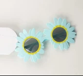 Mavi Renk Papatya Şekilli Parti Gözlüğü 18x10 Cm thumbnail 3