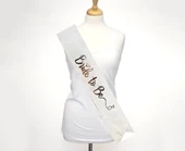 Beyaz Üzeri Gümüş İtalik Alyanslı Bride To Be Yazılı Simli Işıltılı Kuşak Kemer 10 Cm Genişlik thumbnail 1