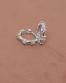 Pırlanta Işıltılı Baget Halka Kadın Gümüş Küpe 18 MM thumbnail 2