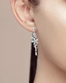 Beyaz Taşlı Pırlanta Model Çiçek Demeti Sallantılı Kadın Gümüş Küpe - 2