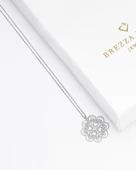 Dia Serisi Işıltılı Kalpli Yonca Kadın Gümüş Kolye thumbnail 3