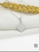 Timeless Series Zirkon Taşlı Gümüş Işıltılı Kare Kolye thumbnail 3