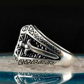 Özel Tasarımlı Kılıç Detaylı 925 Ayar Gümüş Yüzük thumbnail 4