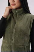 Kadın Haki Yeşil Dik Yaka Kalın Peluş Fermuarlı Yelek 24KYLKK215 thumbnail 4
