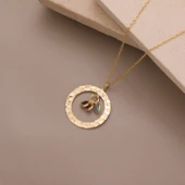 925 Ayar Gümüş Dokulu Yuvarlak Çerçeve İçinde Renkli Taşlı Kolye thumbnail 3