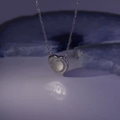 925 Ayar Gümüş Işıkta Yansıyan Love Yazılı Kolye thumbnail 1