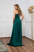 Zümrüt Saten Tek Omuzlu Yırtmaçlı Uzun Abiye Elbise thumbnail 5
