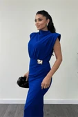 Krep Kumaş Broş Büzgü Detaylı Kalem Elbise - SAKS MAVİ thumbnail 4
