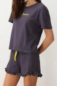 Kadın %100 Pamuk Bisiklet Yaka Kısa Kol Nakışlı Fırfır Detaylı T-shirt-Şort Örme Pijama Takımı - 3