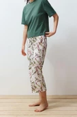 Kadın Pamuk Polyester Bisiklet Yaka Kısa Kol %100 Pamuk Çiçekli Kapri Örme Pijama Takımı - 2