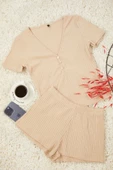 Kadın Moda Şık V Yaka Dar Paça Kısa Kol Düğme Detaylı Fitilli Örme Pijama Takımı - 1
