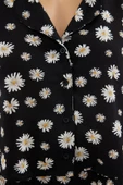 Kadın Moda Şık Gömlek Yaka Boru Paça Kısa Kol Papatya Desenli Fırfırlı Viskon Dokuma Pijama Takımı - 3