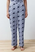 Kadın Moda Şık Gömlek Yaka Boru Paça Kısa Kol Desenli Biyeli Örme Pijama Takımı - 5