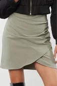 Kadın Moda Stil Mini Astarsız Dokuma Büzgü Detaylı Kruvaze Mini Dokuma Etek - 2