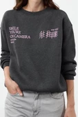 Kadın Regular Bisiklet Yaka Standart Kol Regular Basic Fit Baskılı Kalın İçi Polarlı Örme Sweatshirt - 2