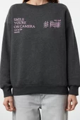 Kadın Regular Bisiklet Yaka Standart Kol Regular Basic Fit Baskılı Kalın İçi Polarlı Örme Sweatshirt - 1