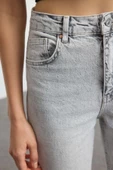 Kadın Moda Şık Kot Pantolon Boru Paça Uzun Boy Denim Gri Yüksek Bel Straight Jeans - 4