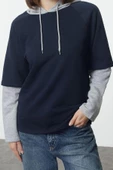 Kadın Moda Şık Bol Kapüşonlu Düşük Kol Uzun Geniş Kalıp Kol Detaylı Kalın Örme Sweatshirt - 3