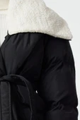 Kadın Moda Bol Gömlek Yaka Midi Astarlı Geniş Kuşaklı Yakası Çıkarılabilir Peluş Kışlık ŞişmeMont - 3