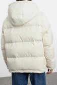 Kadın Moda Oversize Kapüşonlu Yaka Standart Düz Astarlı Kapüşonlu Kaz Tüylü Su İticili Şişme Mont - 4