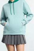 Kadın Moda Şık Bol Kapüşonlu Düşük Kol Uzun Sırt Baskılı ve Geniş Kalıp Örme Sweatshirt - 2