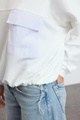 Kadın Bol Bisiklet Yaka Düşük Kol Uzun Yumuşak Tuşeli Paraşüt Cep Geniş Kesim Örme Sweatshirt - 4