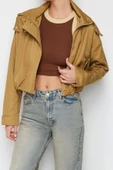 Kadın Moda Şık Bol Kapüşonlu Yaka Crop Düz Astarlı Crop Kol Kıvırma İnce Yağmurluk Rüzgarlık Mont - 3