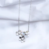 Üçlü Çiçek Taşlı Gümüş Kolye thumbnail 3