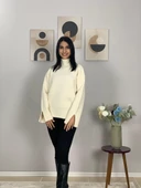 Kadın Krem Pinterest Model Kol Yırtmaçlı Balıkçı Yaka Triko Kazak thumbnail 2