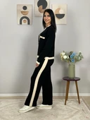 Kadın Gold Düğmeli Siyah Beyaz Şeritli Triko Takım(Siyah) thumbnail 3