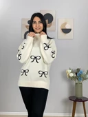 Kadın Krem Yarım Balıkçı Yaka Fiyonk Desenli Kazak thumbnail 6