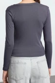 Stil Kadın Yumuşak Kumaşlı Fitted Vücuda Oturan Esnek Bluz Regular Örme Slim Kalıp - 4