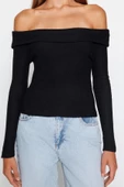 Stil Kadın Triko Görünümlü Fitted Vücuda Oturan Crop Madonna Yaka Bluz Regular Slim Kalıp Düşük Kol - 5